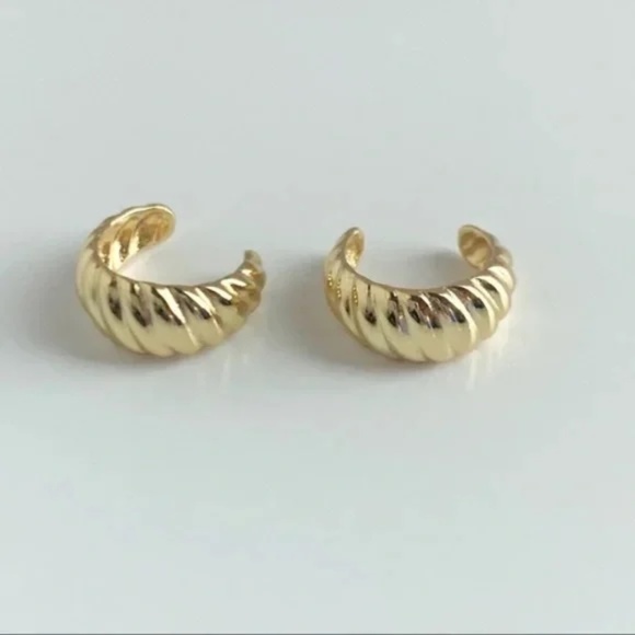 NEW SHASHI Faux Ear Cuff Set - Picture 2 of 5